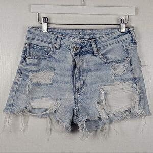 American Eagle Outfitters Light Wash Distressed Ripped Jean Shorts Size 4